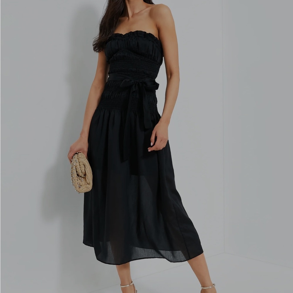 MOON RIVER
Black Ruched Tie Front Dress